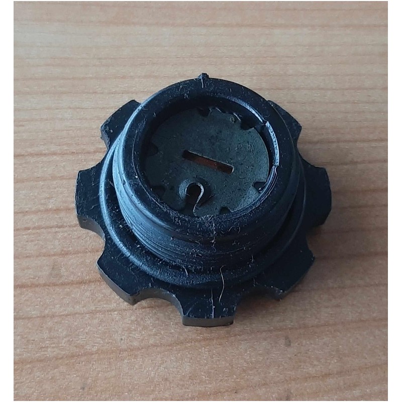 Tapón deposito gasolina Motosierra Pioneer FM80
